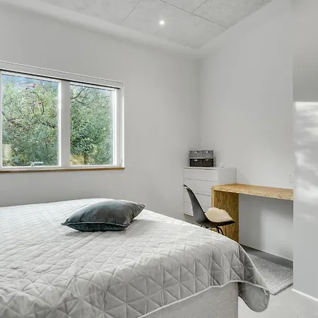 Сasa de vacaciones 4 Bedroom Gorgeous In V